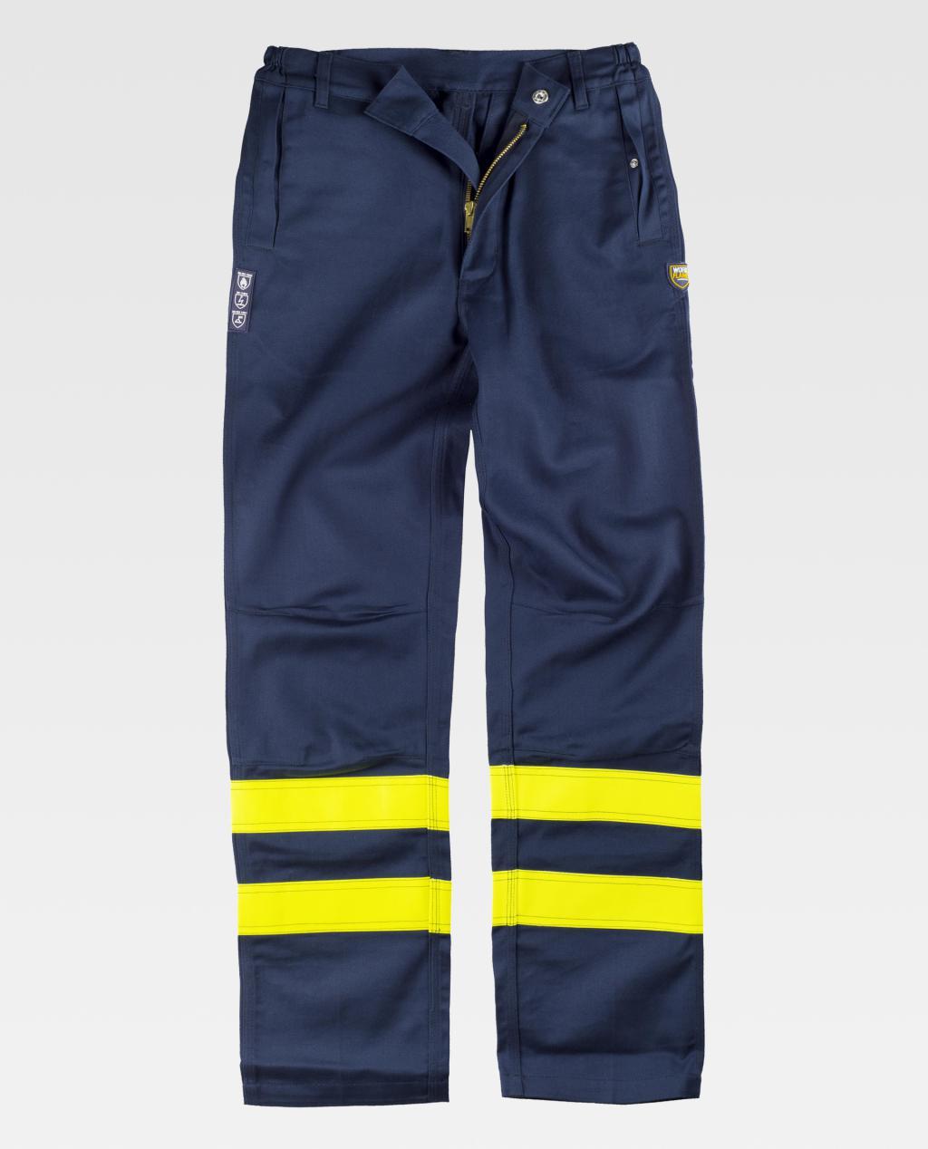 pantalón de trabajo azul marino con bandas reflectantes amarillas en la parte inferior